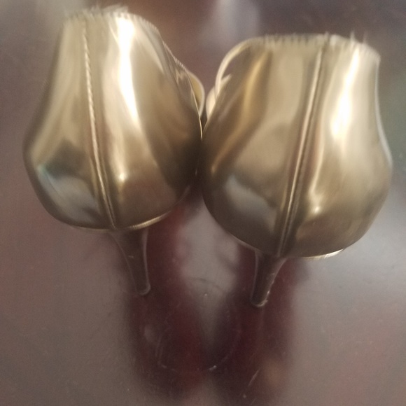 Shoes - Picture 4 of 8